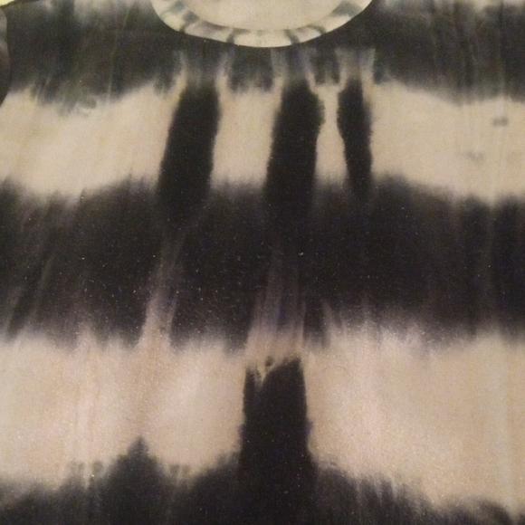 Black and Gray Tie-Dye Long Sleeve Top - Picture 11 of 13